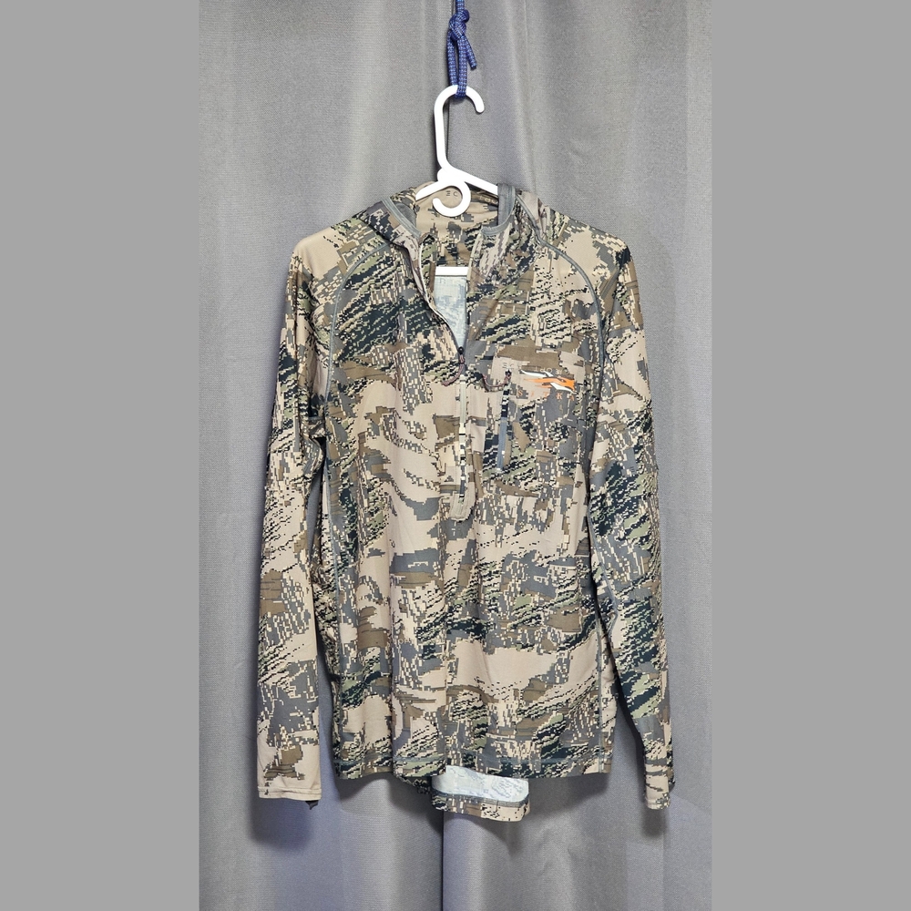 Camouflage Long Sleeve Pullover